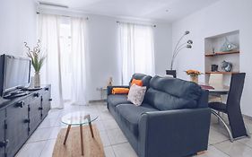 2Br In The Zoko Contemporary And Convenient